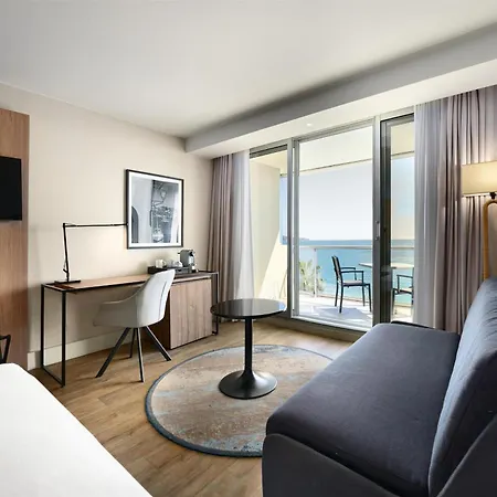 Radisson Blu Hotel Nice Exterior photo